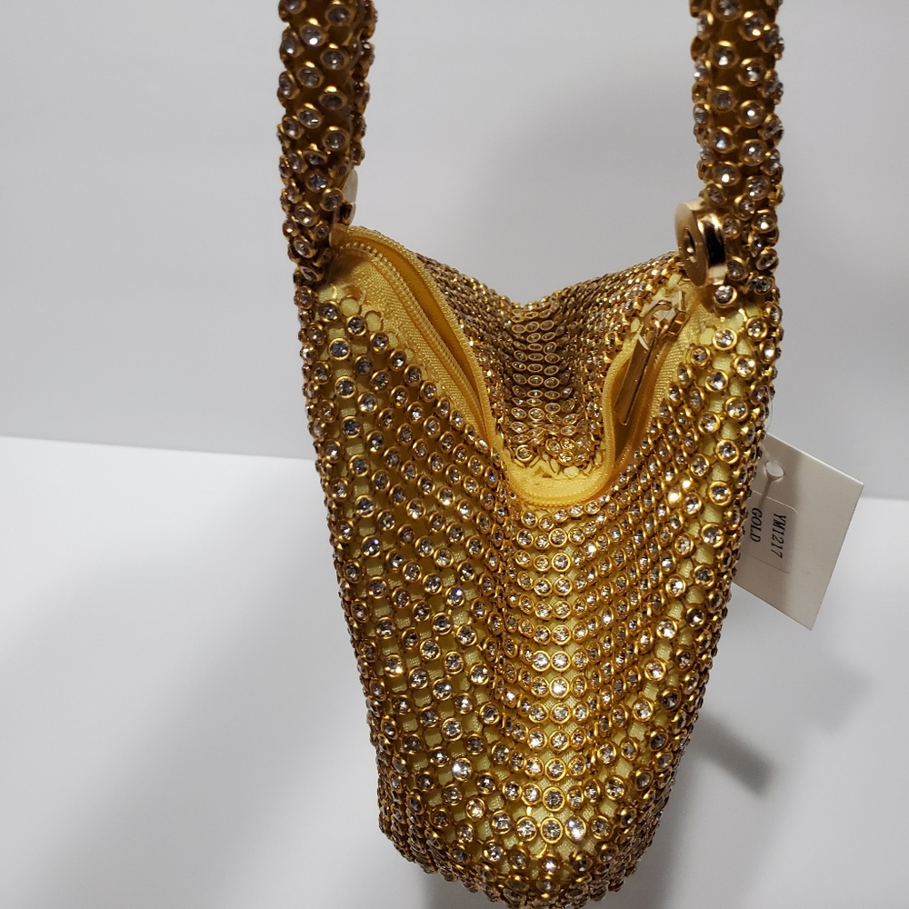 Beautiful gold color wristlet - Picture 2 of 8